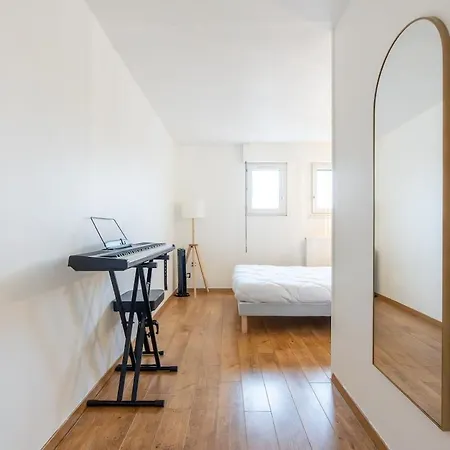 Ideal Location - Paris A 01 Apartment *