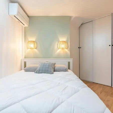 Ideal Location - Paris A 01 Apartment *